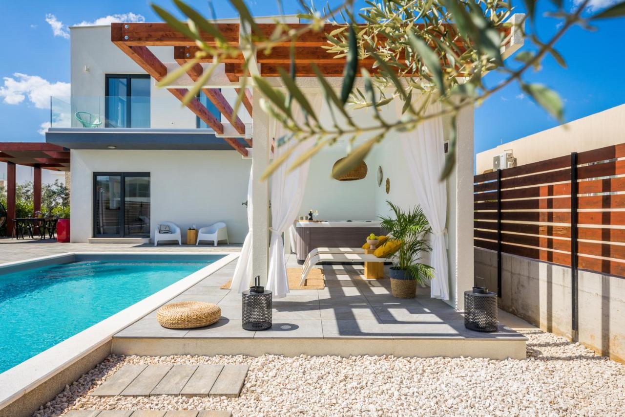 Villa Olea With Heated Pool And Jacuzzi Sukosan Exterior photo